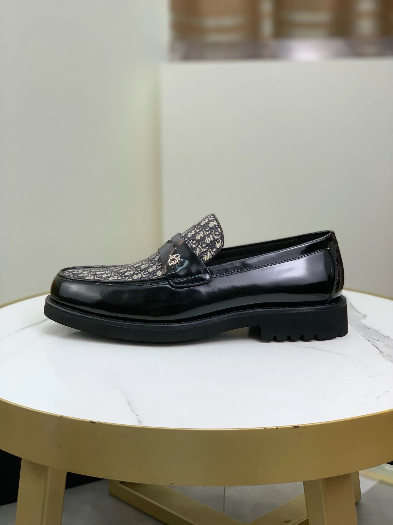 Factory price P860💰Original quality, top version🔱 DIOR——Dior Men's business casual leather shoes, top quality products. 1:1 shipment ⬆️Luxurious and noble👞All imported original brand fabrics, just to create a more comfortable wearing experience, upper: original selected open edge beaded calfskin ➕Top imported water-dyed full cow lining, original light and comfortable foam outsole ✔️Number: 39-44 (38.45 can be customized)